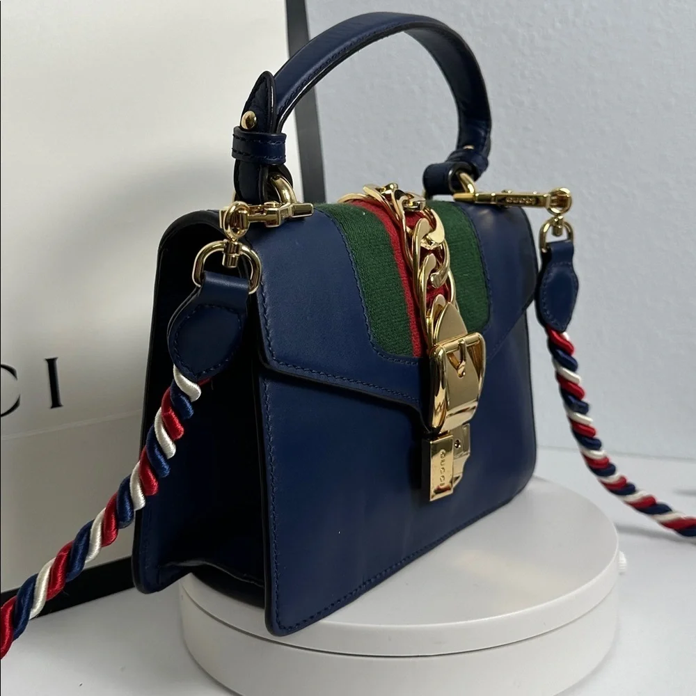 💯Authentic Gucci Navy Blue Sylvie Mini Top Handle Bag in leather 🍀 - Picture 5 of 17